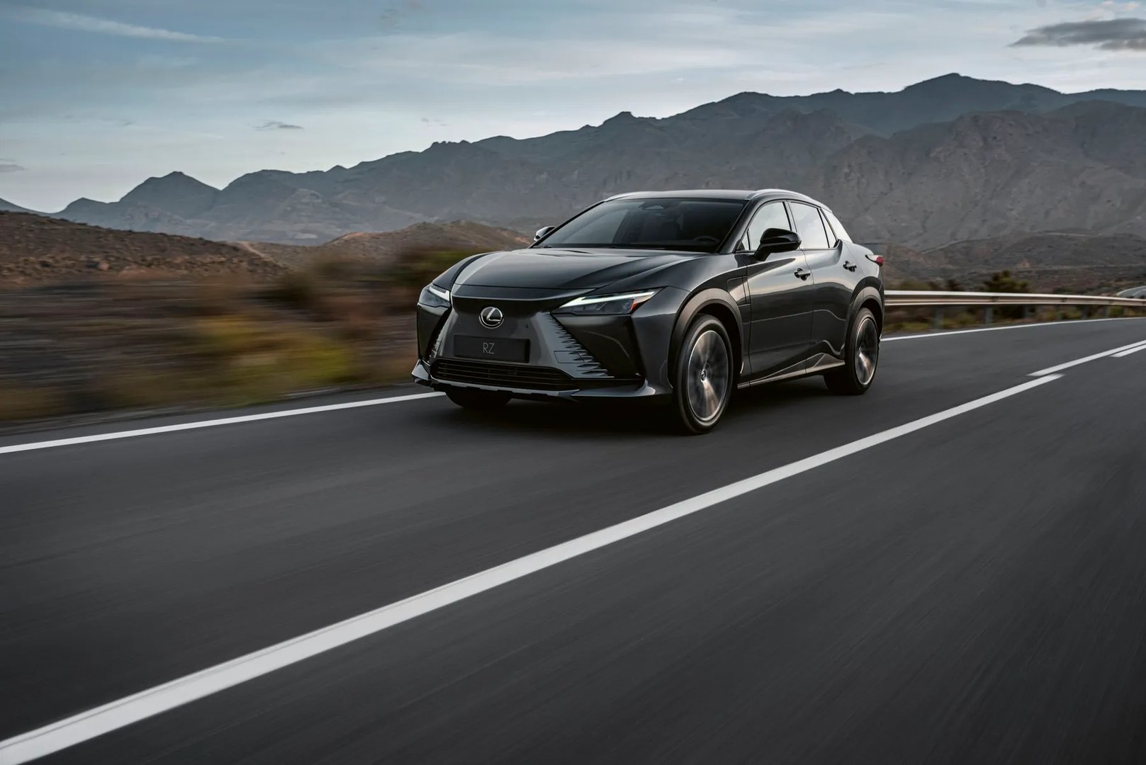 Lexus_RZ_1_generation__SUV_Coupe__12.jpg
