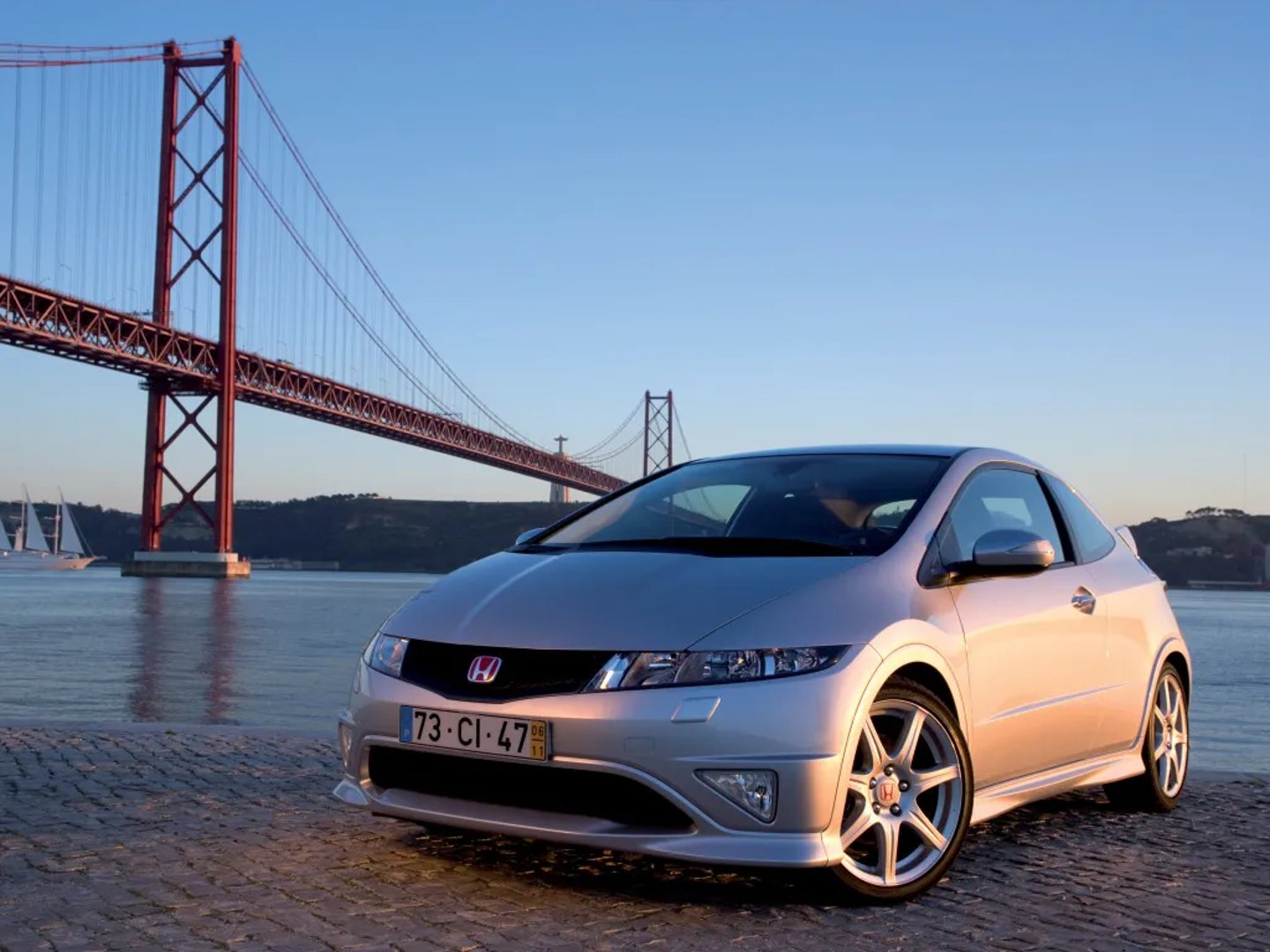 Honda_Civic_Type_R_8_generation__Hatchback_3-door__9.jpg