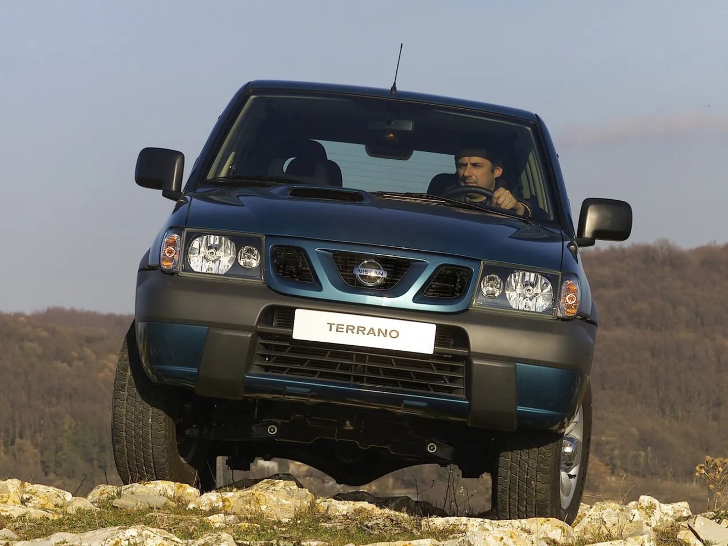 Nissan_Terrano_2_generation_restyling_2__SUV_3-doors__3.jpg