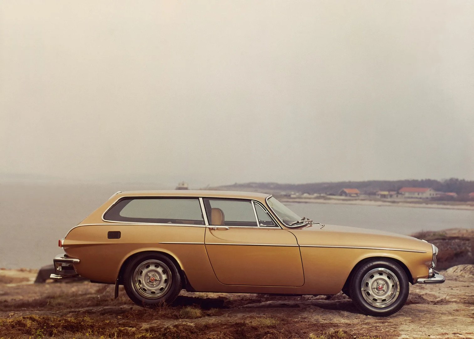 Volvo_P1800_1_generation__Estate_3-door__9.jpg