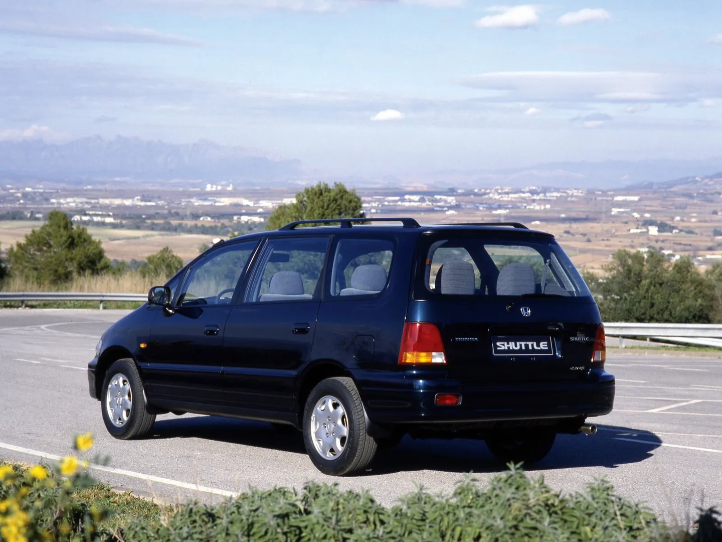 Honda_Shuttle_1_generation__Compact_Van__1.jpg