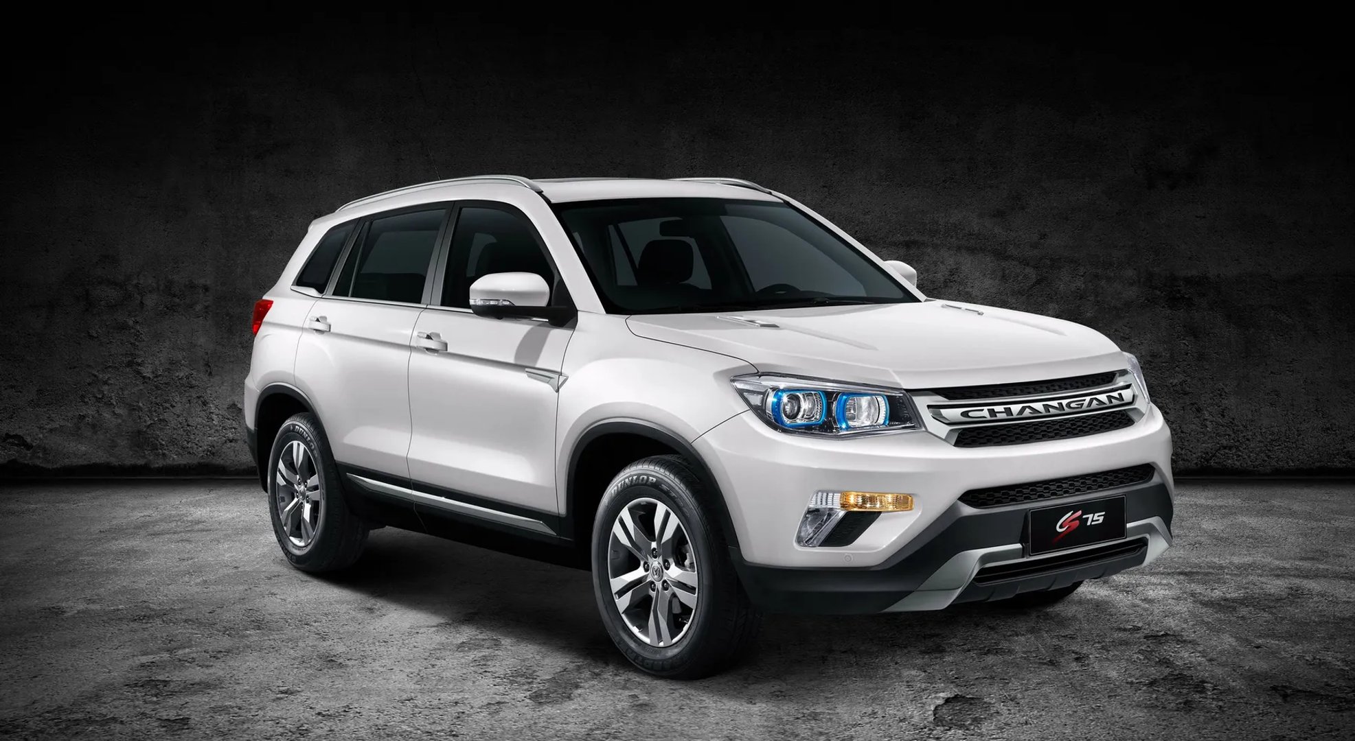 Changan_CS75_1_generation__SUV_5-doors__10.jpg