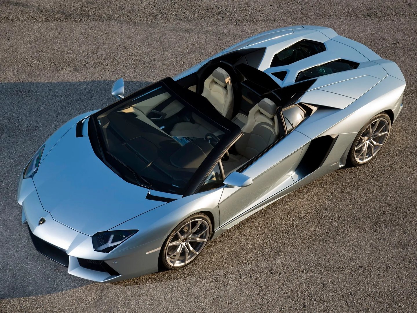 Lamborghini_Aventador_1_generation__Roadster__6.jpg
