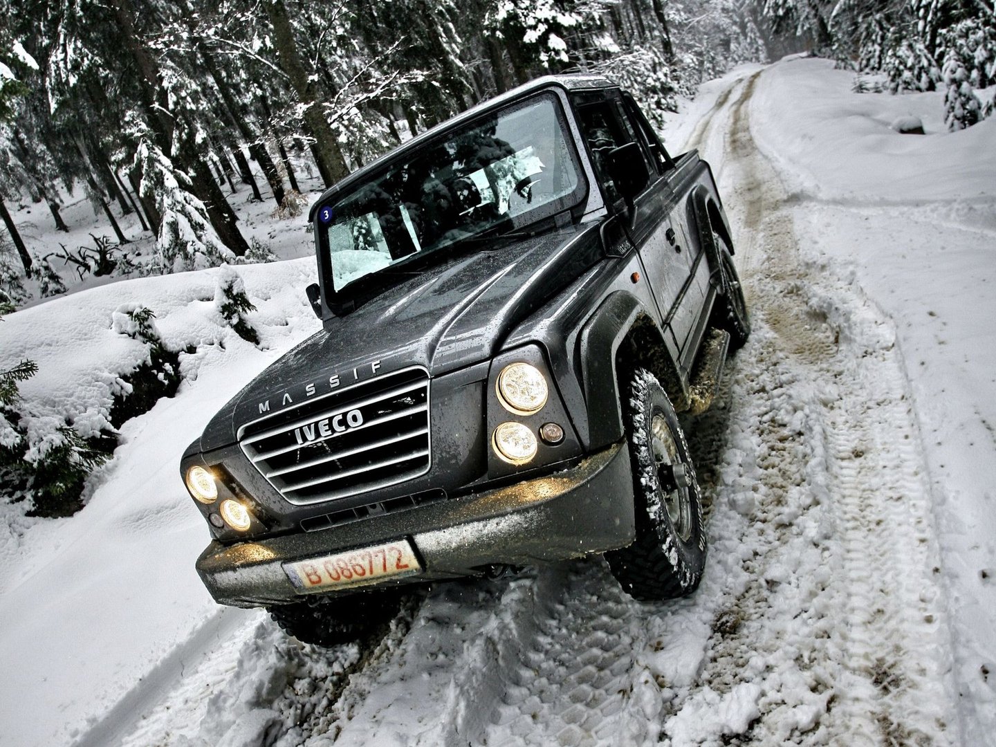 iveco_Massif_1_generation__SUV_3-doors__8.jpg