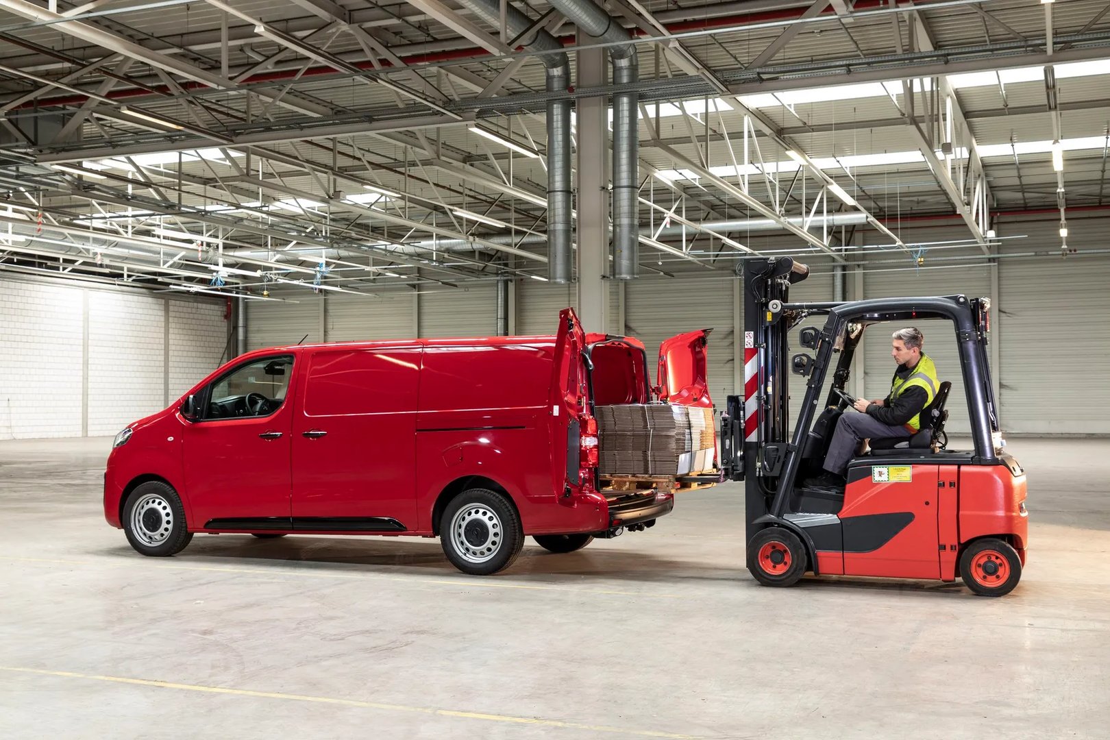 Opel_Vivaro_3_generation__Van_Long__5.jpg