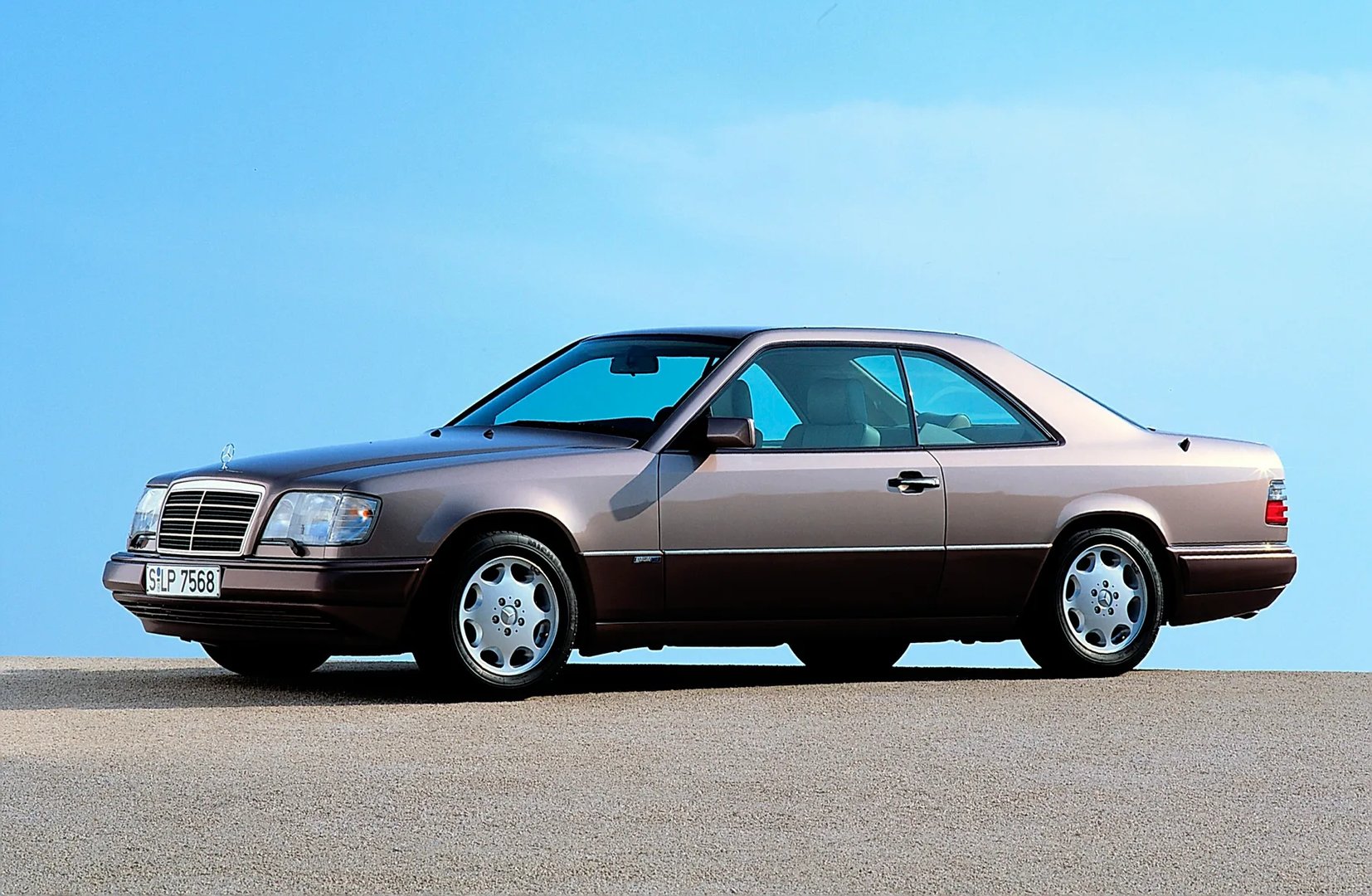 Mercedes_E-Class_AMG_1_generation__Coupe_Hardtop__3.jpg
