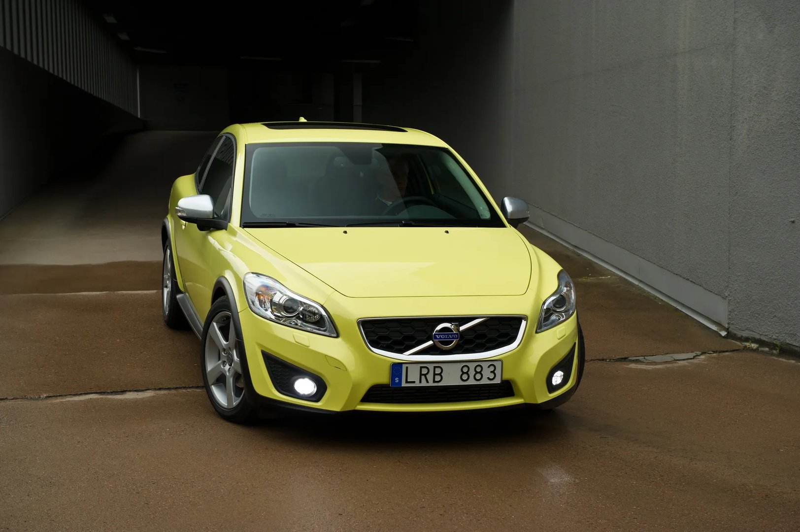 Volvo_C30_1_generation_restyling__Hatchback_3-door__3.jpg