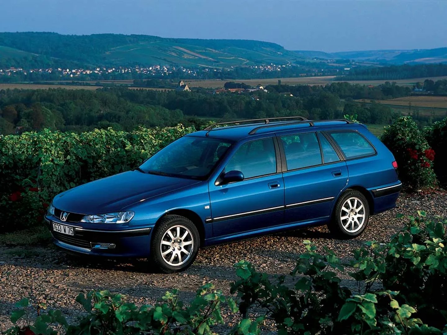 Peugeot_406_1_generation_restyling__Estate_5-door__1.jpg