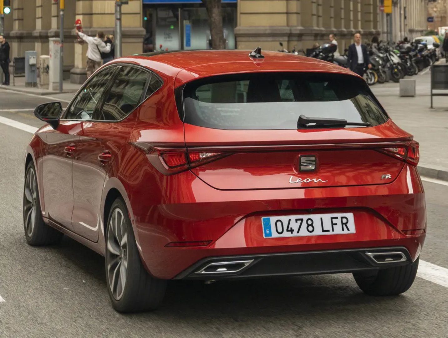 SEAT_Leon_4_generation__Hatchback_5-door__12.jpg