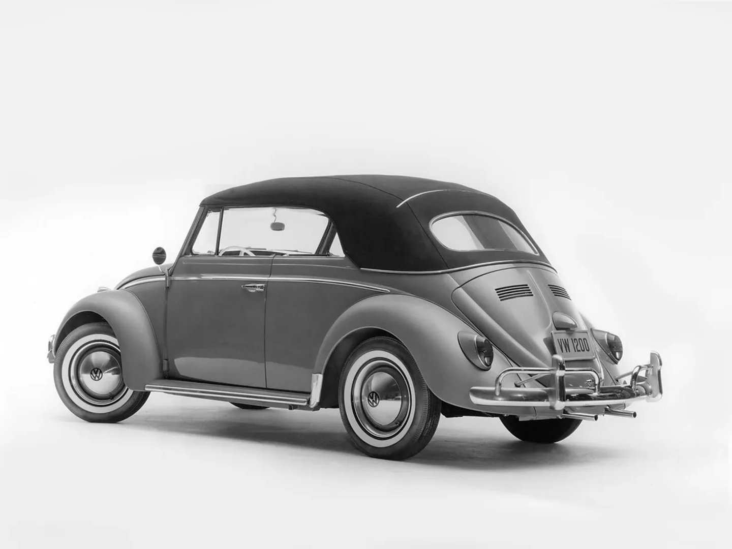 Volkswagen_Type_1_1_generation__Cabrio__6.jpg