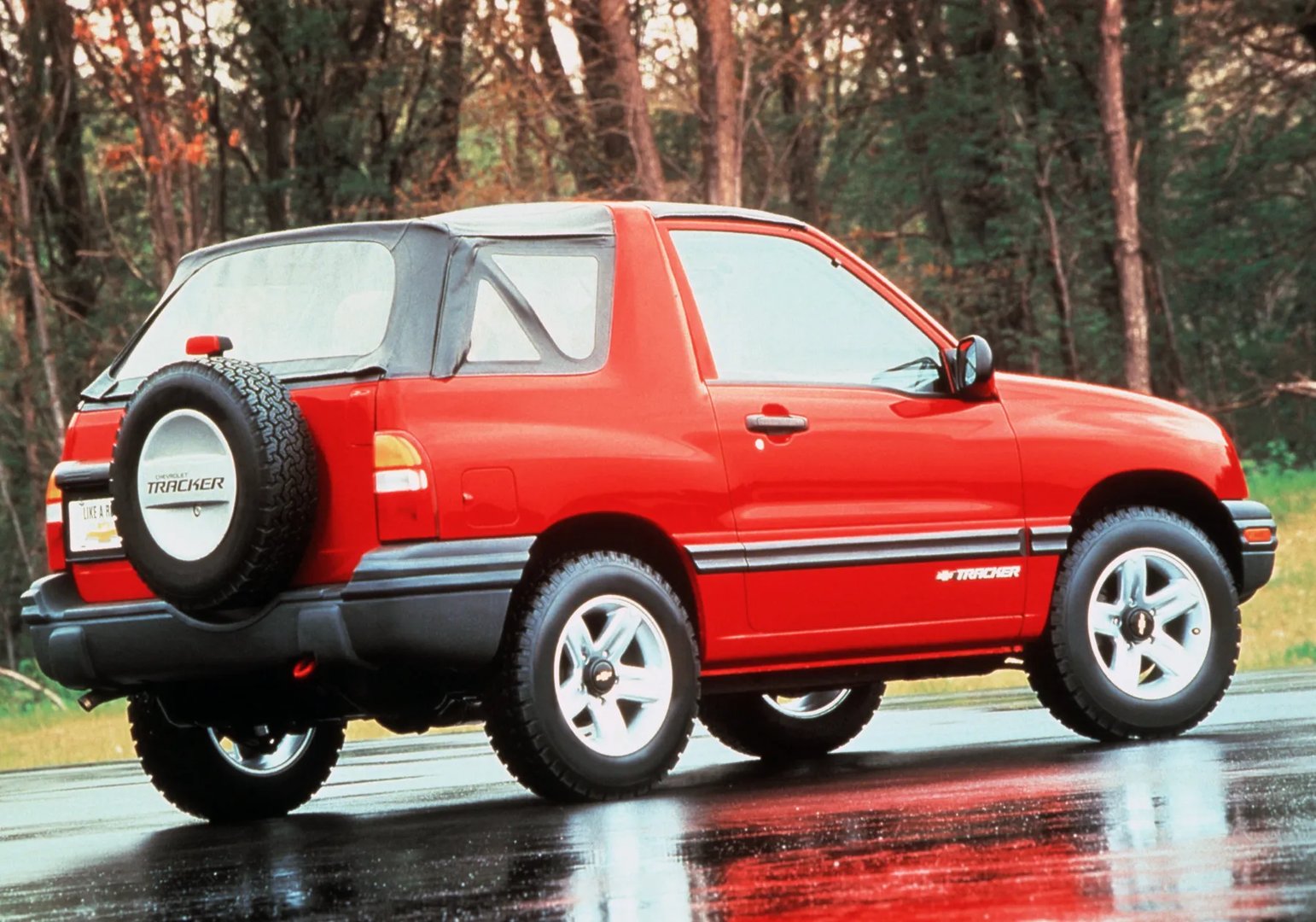 Chevrolet_Tracker_2_generation__SUV_3-doors__3.jpg