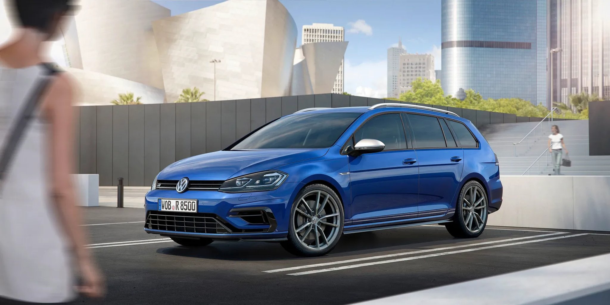 Volkswagen_Golf_R_7_generation_restyling__Estate_5-door__7.jpg