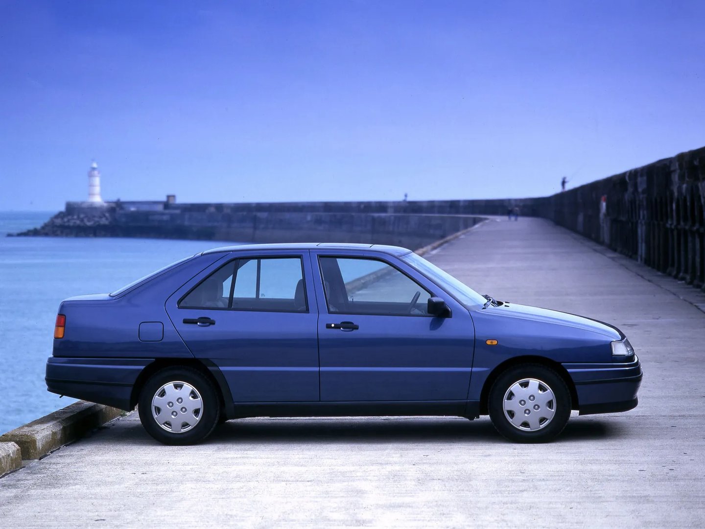SEAT_Toledo_1_generation__Liftback__7.jpg