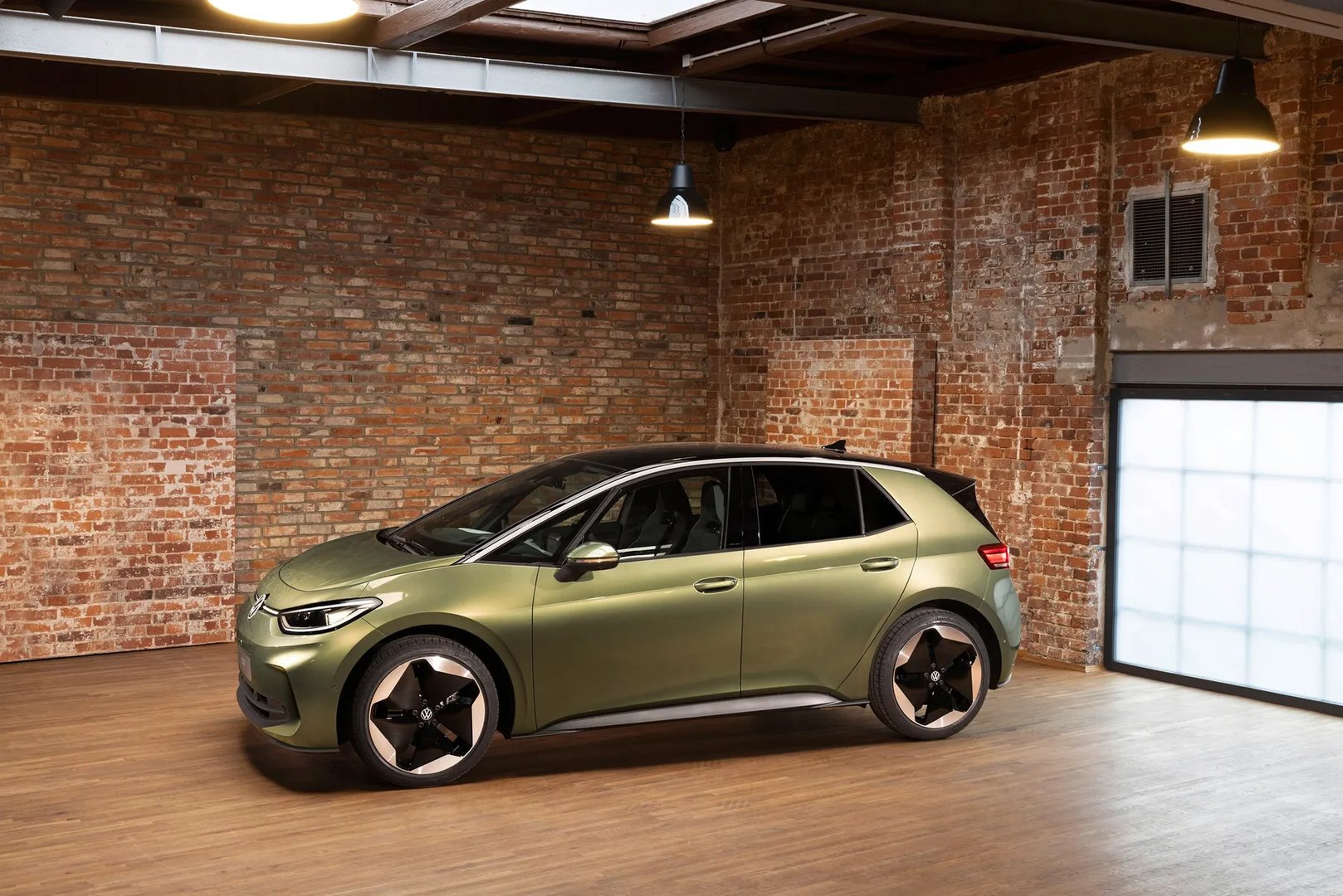 Volkswagen_ID.3_1_generation_restyling__Hatchback_5-door__1.jpg