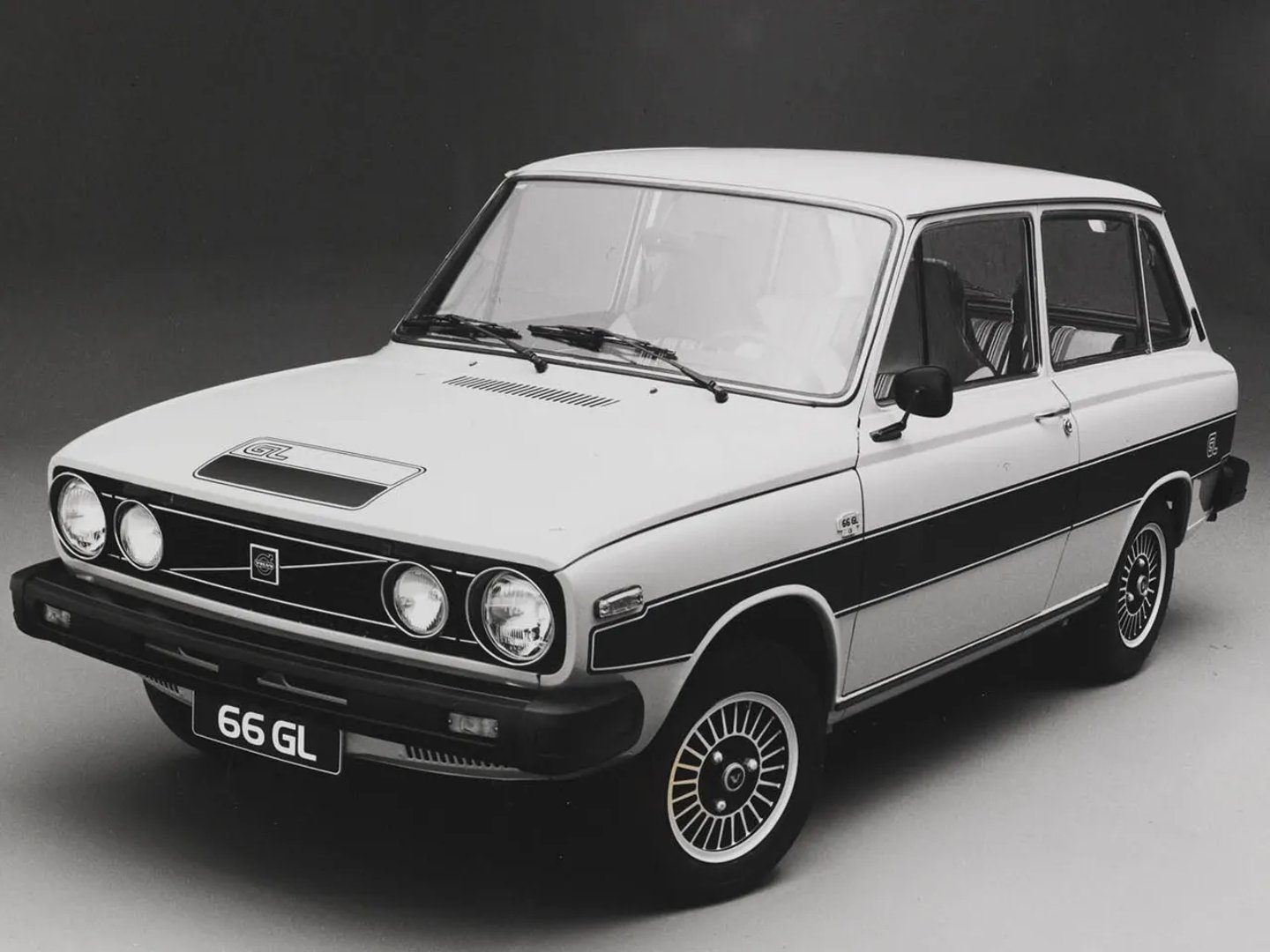 Volvo_66_1_generation__Estate_3-door__7.jpg