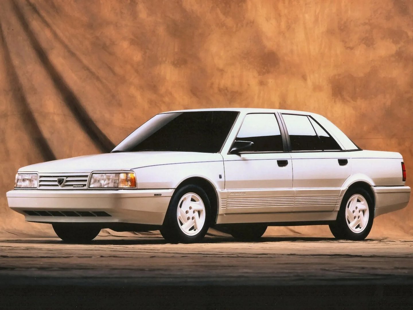 Eagle_Premier_1_generation__Sedan__1.jpg