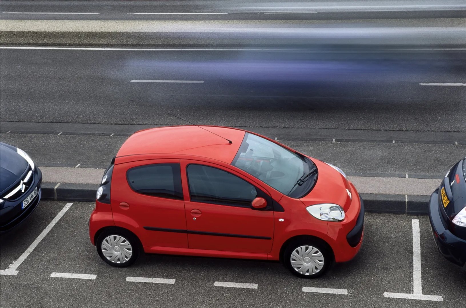 Citroen_C1_1_generation__Mini_5-doors__4.jpg