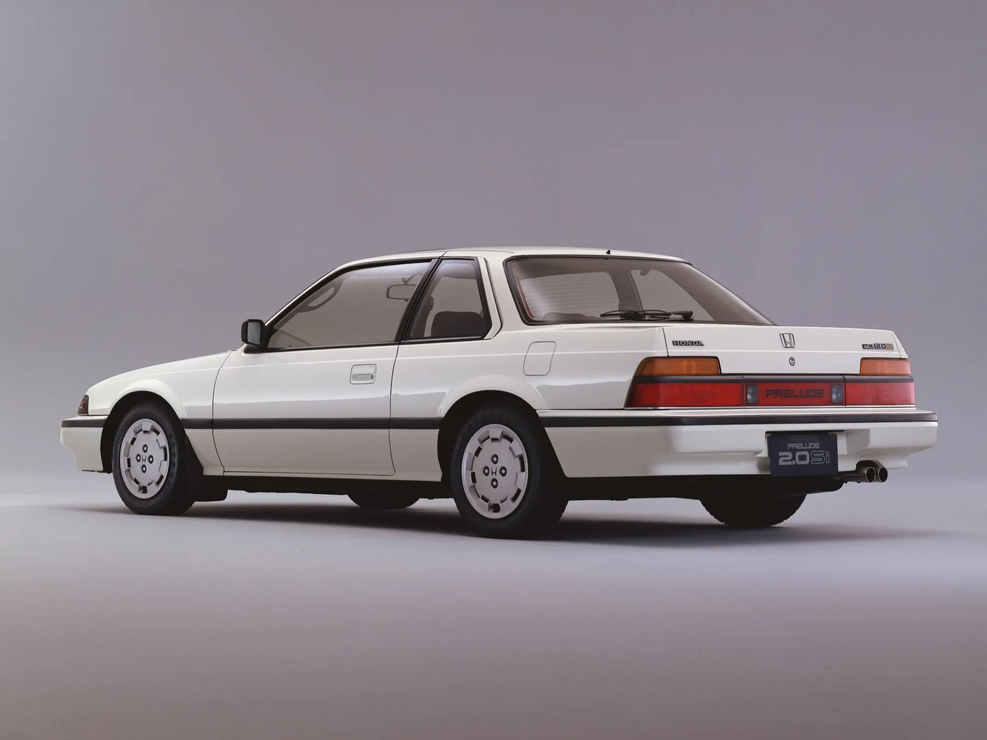 Honda_Prelude_2_generation__Coupe__10.jpg