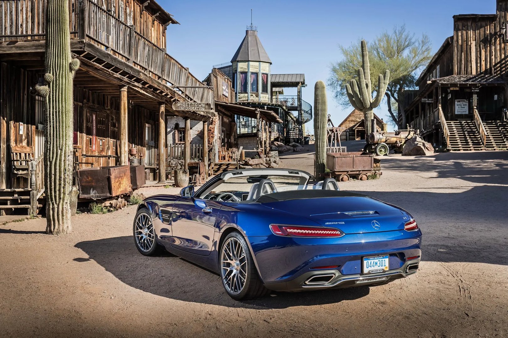 Mercedes_AMG_GT_1_generation_restyling__Roadster__13.jpg