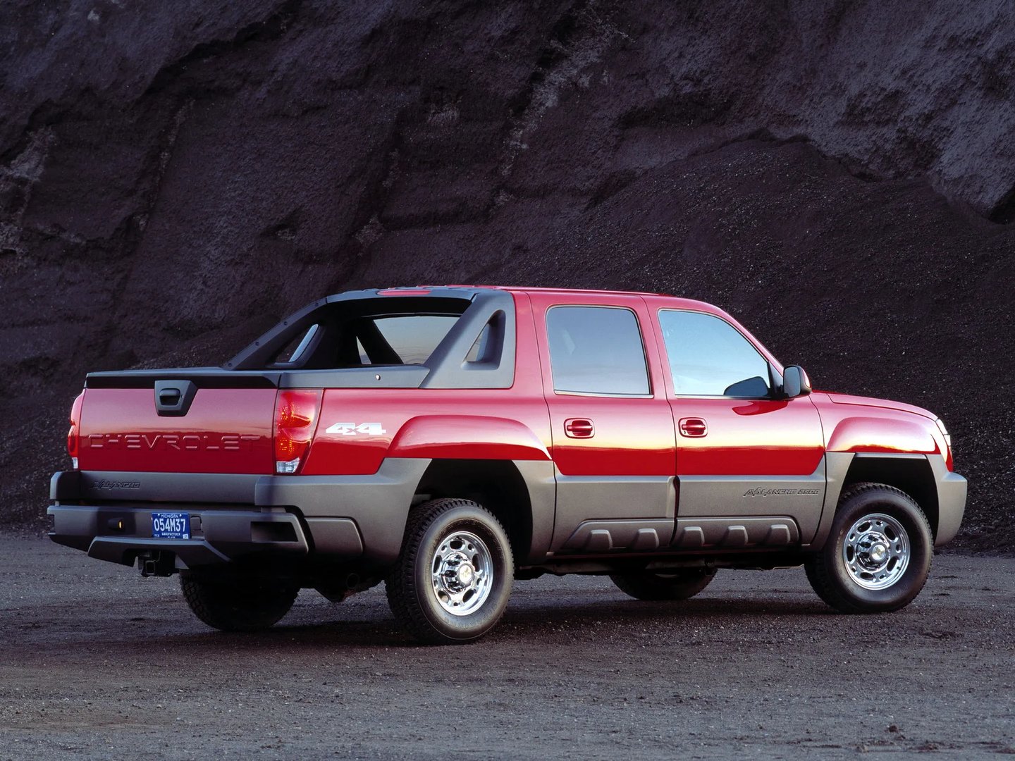 Chevrolet_Avalanche_1_generation__Pickup_double-cab__3.jpg