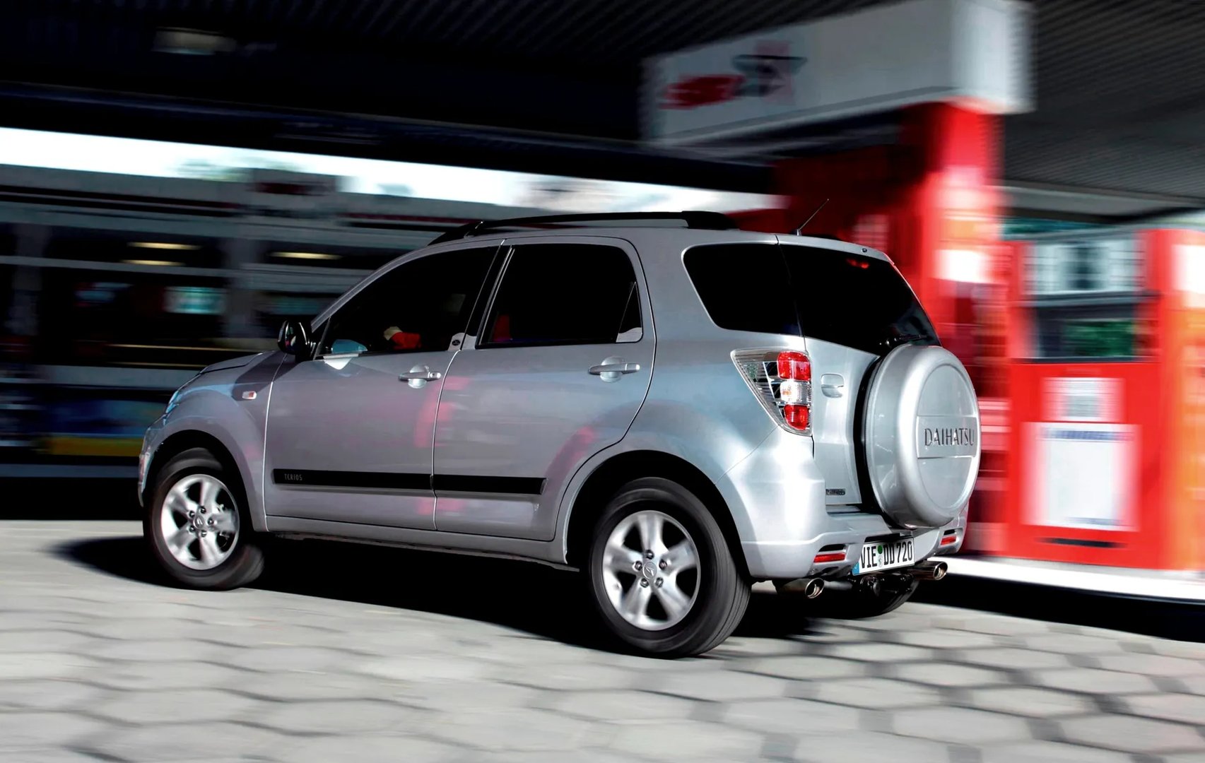Daihatsu_Terios_2_generation_restyling__SUV_5-doors__1.jpg