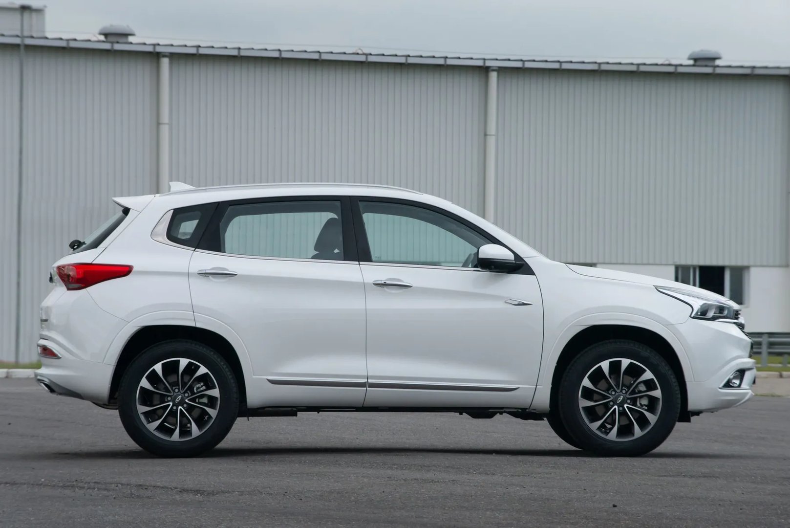 Chery_Tiggo_7_1_generation__SUV_5-doors__4.jpg