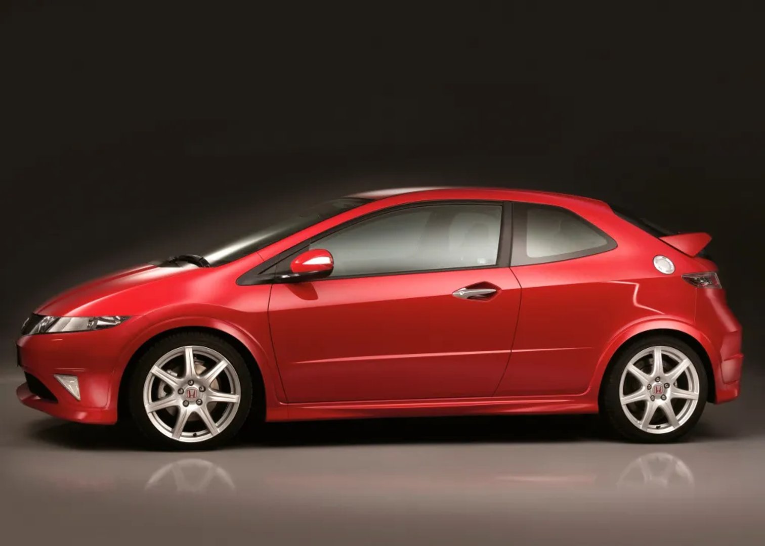 Honda_Civic_Type_R_8_generation__Hatchback_3-door__12.jpg