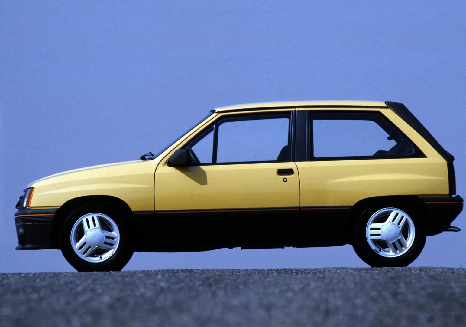 Opel_Corsa_1_generation__Mini_3-doors__2.jpg