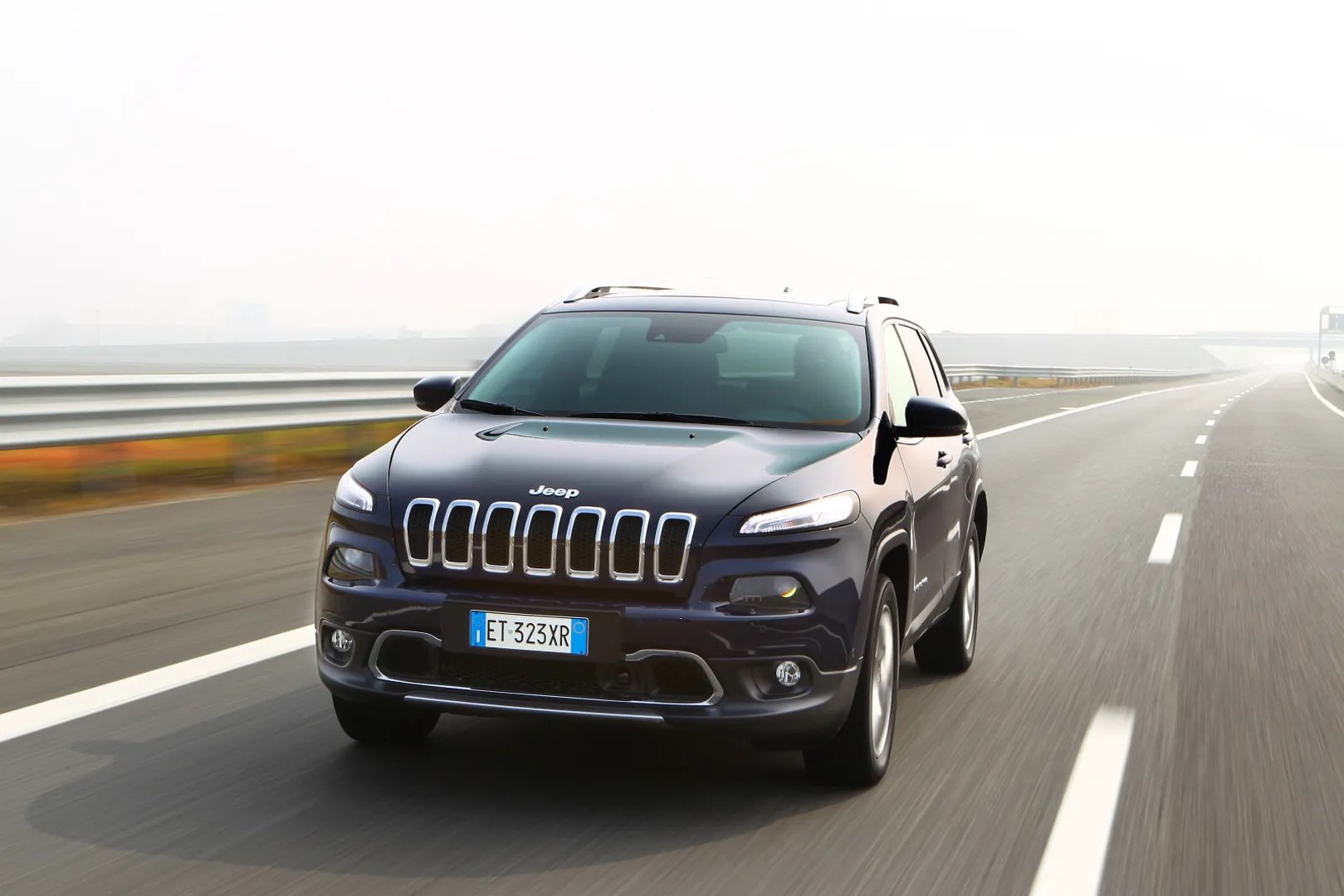 Jeep_Cherokee_5_generation__SUV_5-doors__1.jpg