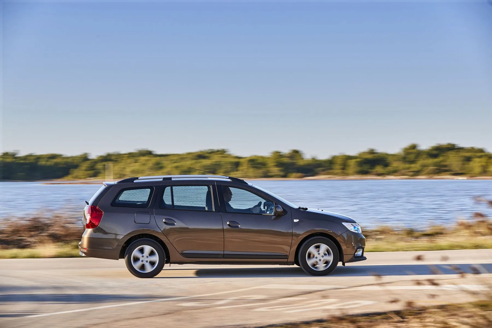 Dacia_Logan_MCV_2_generation_restyling__Estate_5-door__8.jpg