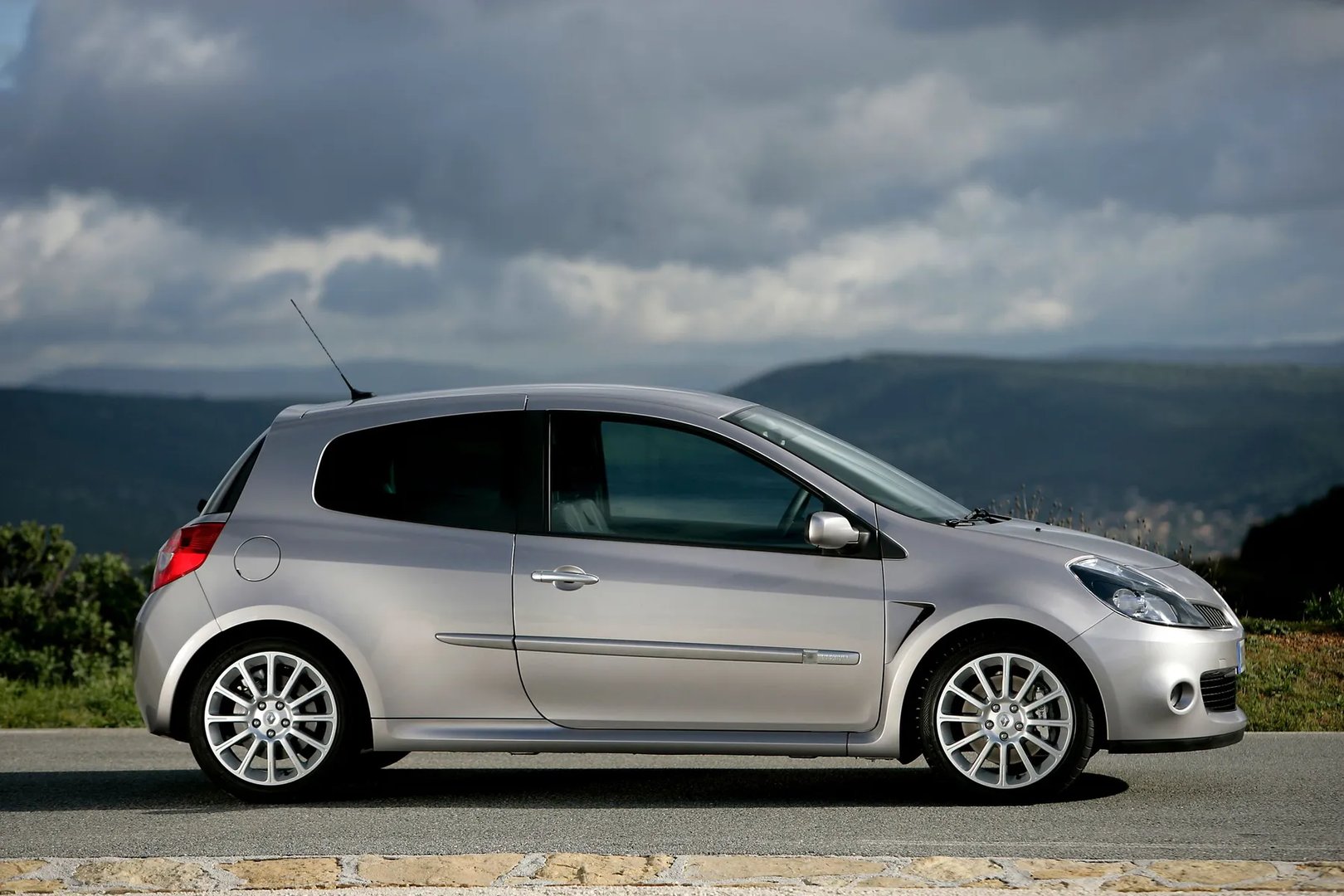 Renault_Clio_RS_3_generation__Mini_3-doors__7.jpg