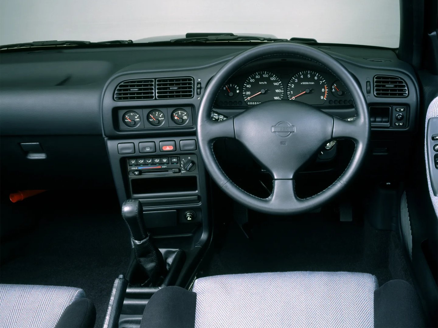 Nissan_Pulsar_4_generation__Mini_3-doors__7.jpg