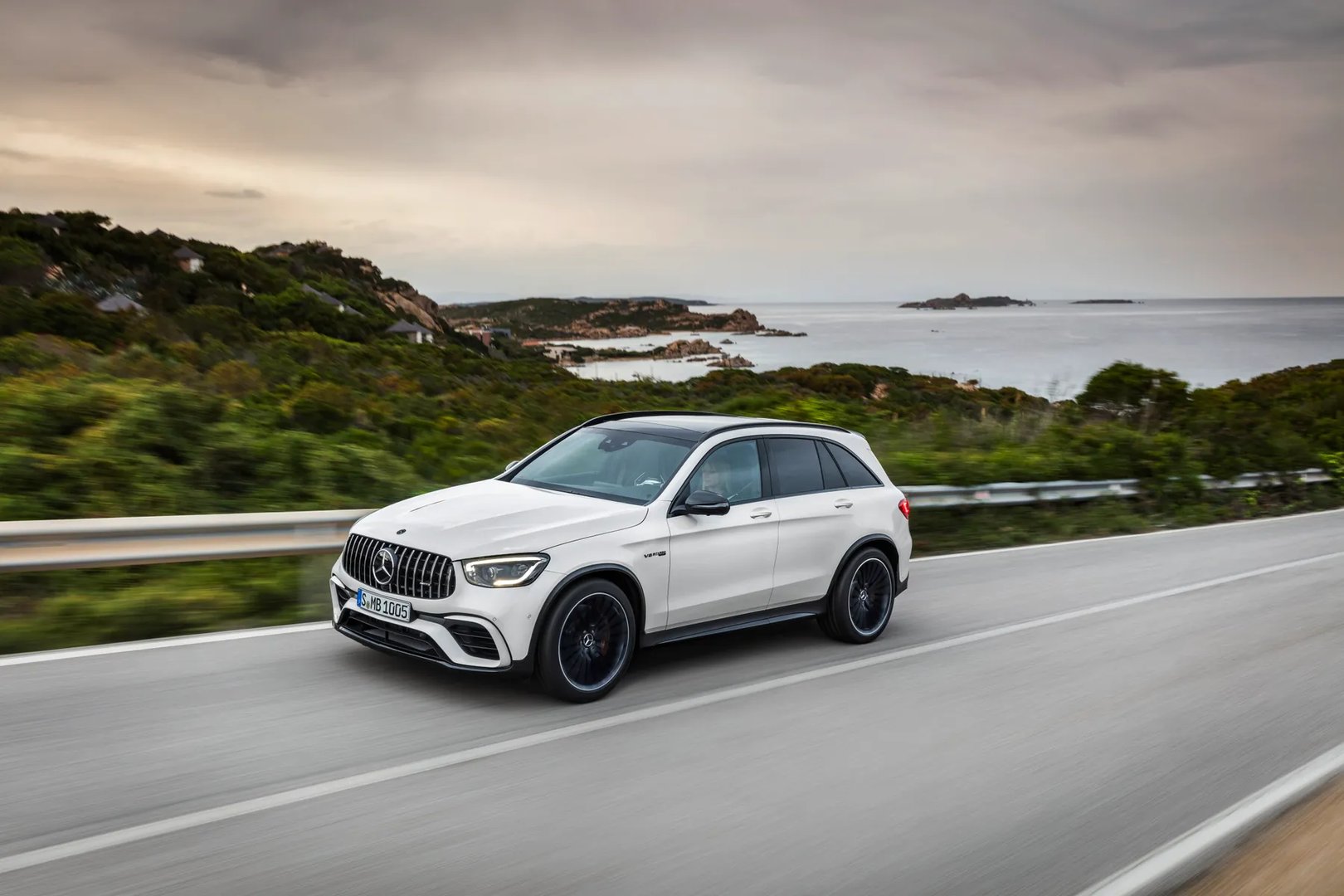 Mercedes_GLC_AMG_1_generation_restyling__SUV_5-doors__12.jpg