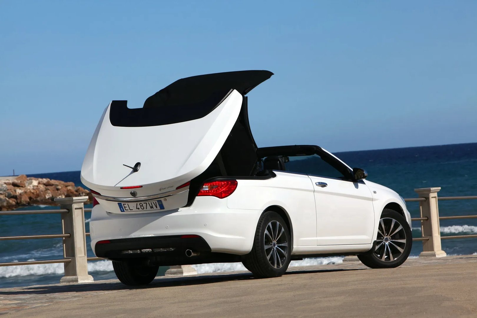 Lancia_Flavia_1_generation__Cabrio__7.jpg