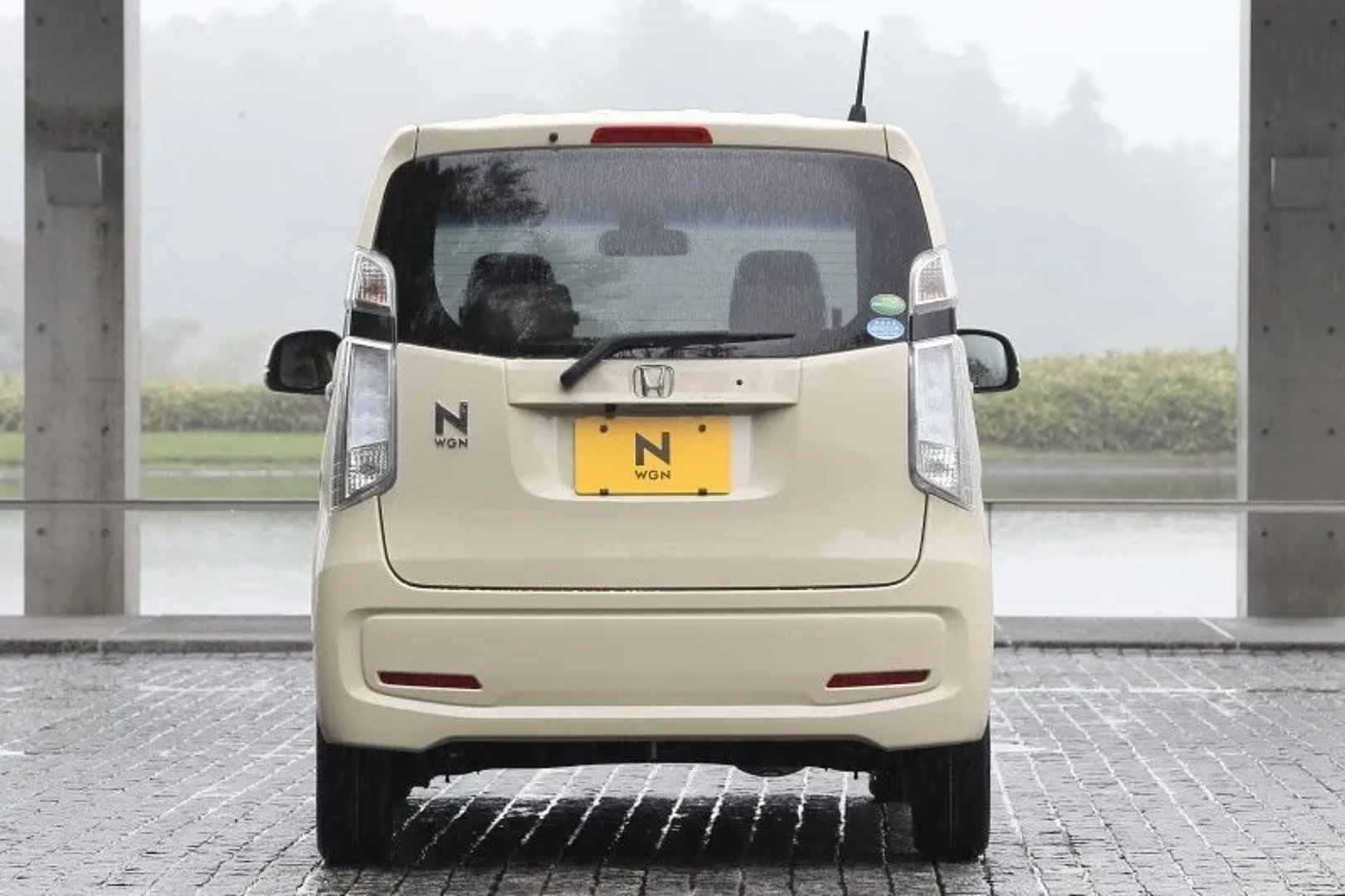 Honda_N-WGN_1_generation__Mini_5-doors__4.jpg