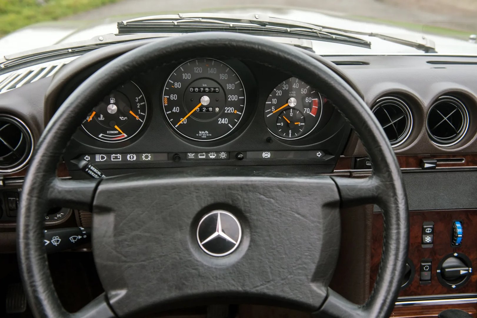 Mercedes_SL-Class_3_generation__Roadster__13.jpg