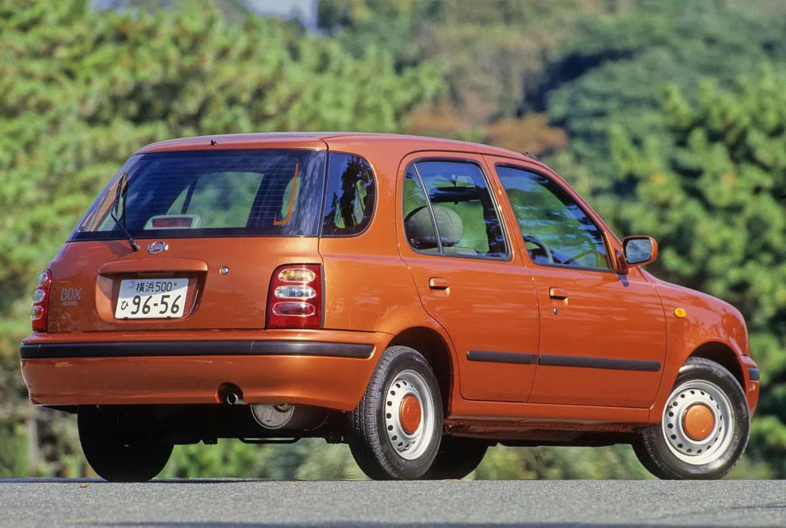 Nissan_March_2_generation__Estate_5-door__2.jpg