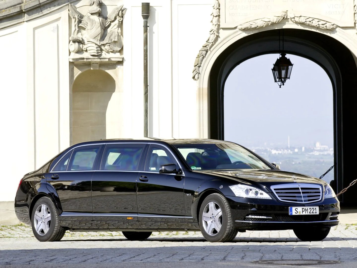 Mercedes_S-Class_5_generation_restyling__Limousine__1.jpg