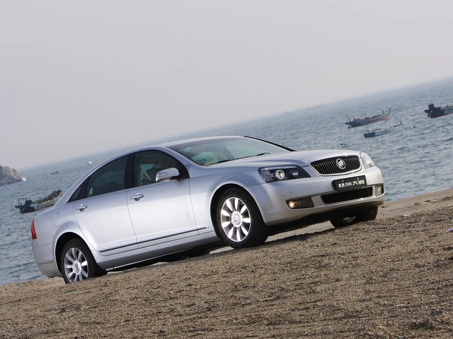 Buick_Park_Avenue_3_generation__Sedan__7.jpg