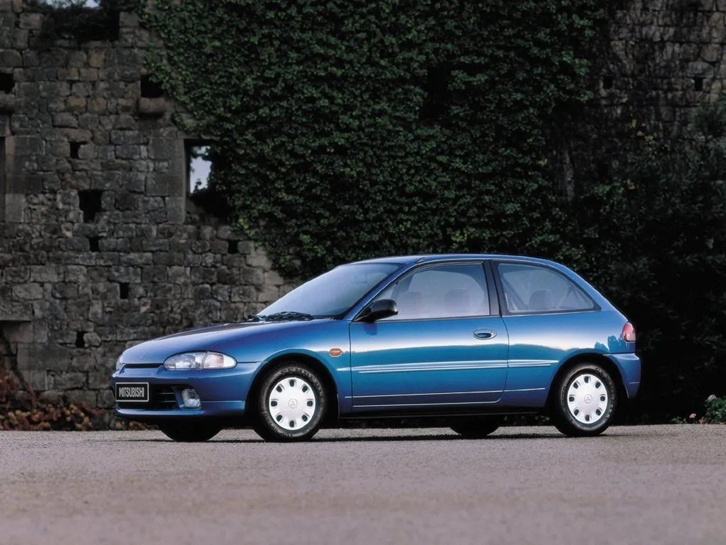 Mitsubishi_Mirage_4_generation__Hatchback_3-door__1.jpg