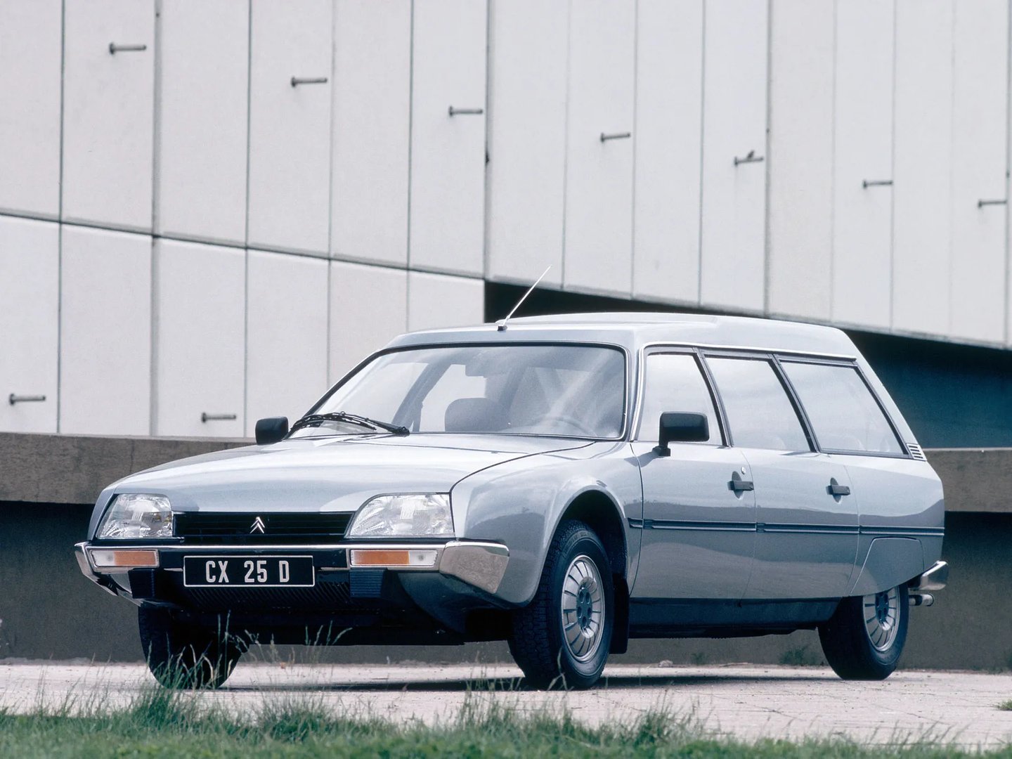 Citroen_CX_1_generation__Estate_5-door__11.jpg