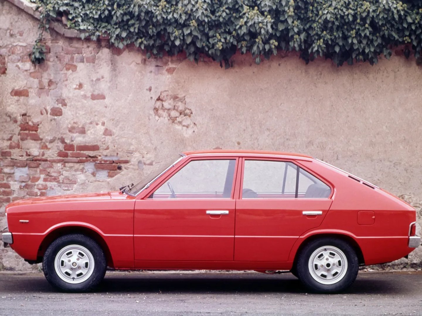 Hyundai_Pony_1_generation__Mini_5-doors__1.jpg