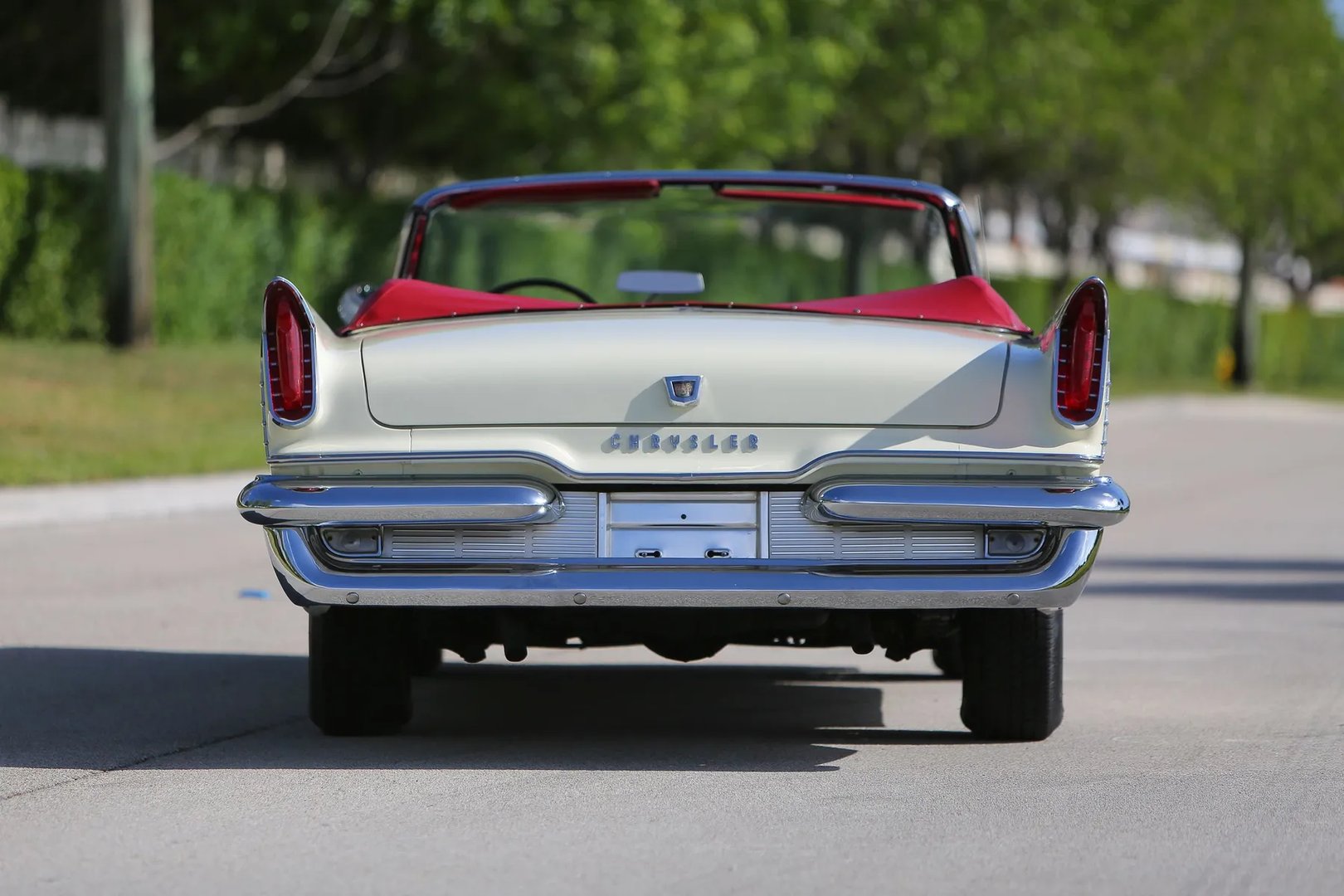 Chrysler_Windsor_7_generation__Cabrio__4.jpg