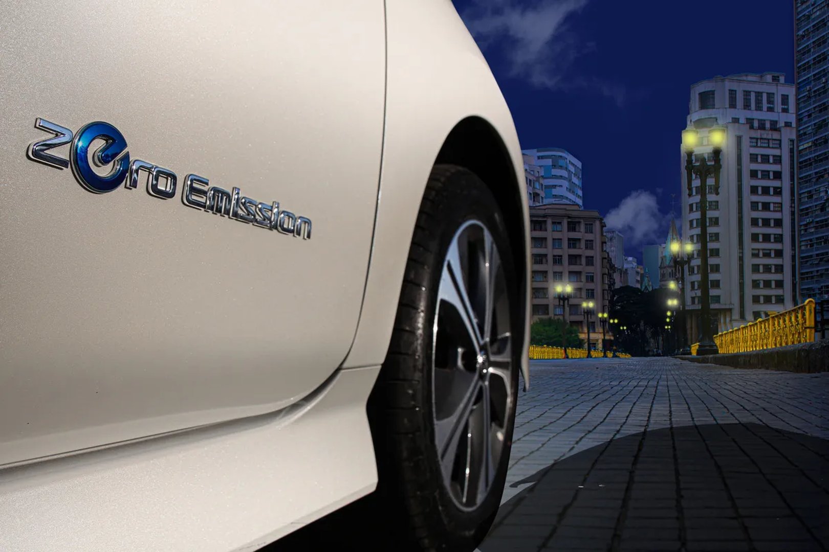 Nissan_Leaf_2_generation__Hatchback_5-door__11.jpg