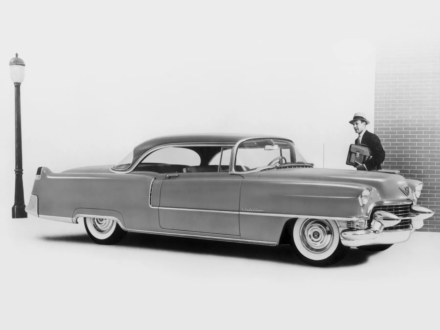 Cadillac_Series_62_4_generation__Coupe__10.jpg