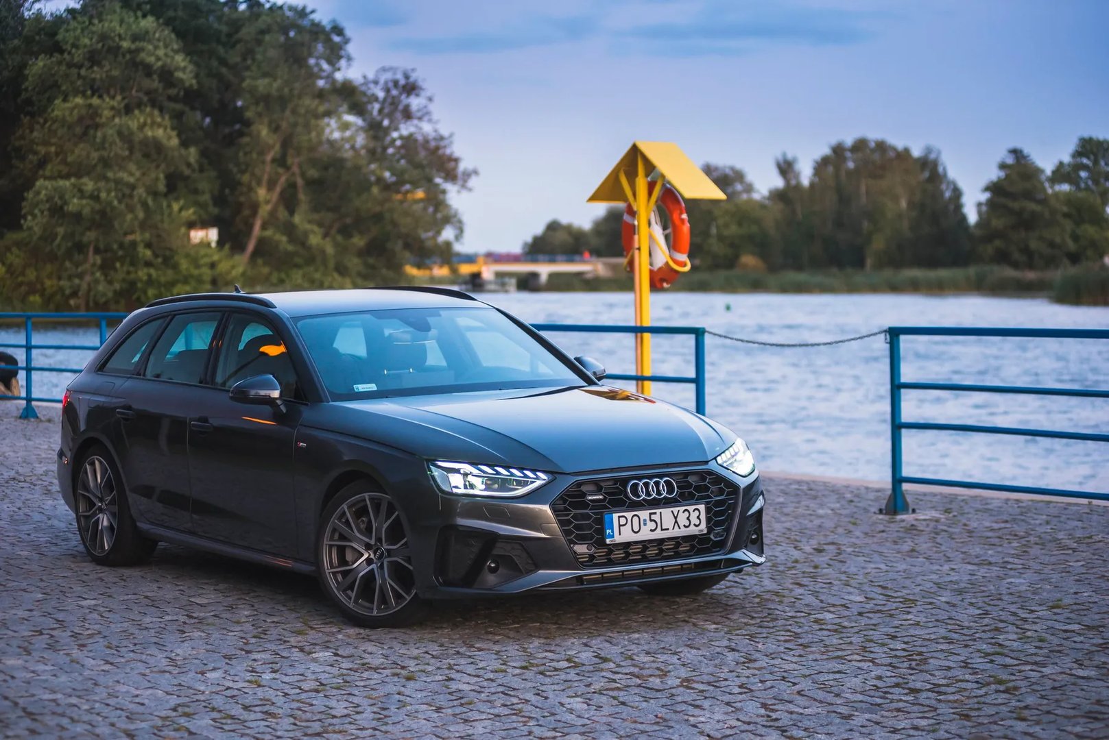 Audi_A4_5_generation_restyling__Estate_5-door__13.jpg