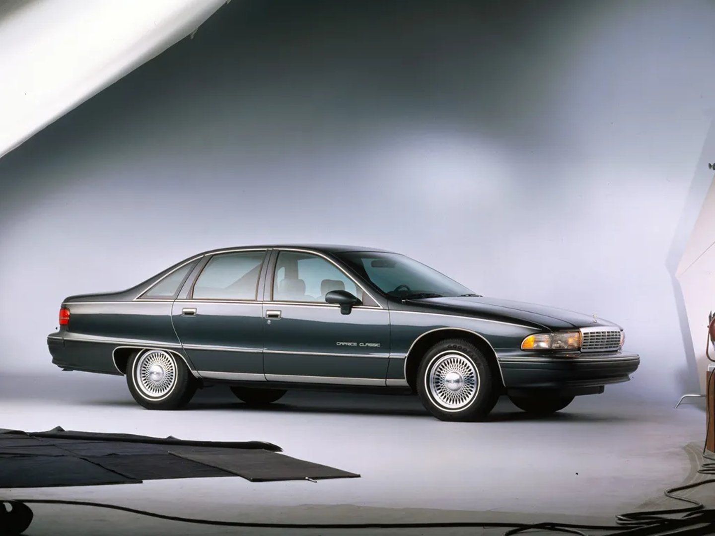 Chevrolet_Caprice_4_generation__Sedan__8.jpg
