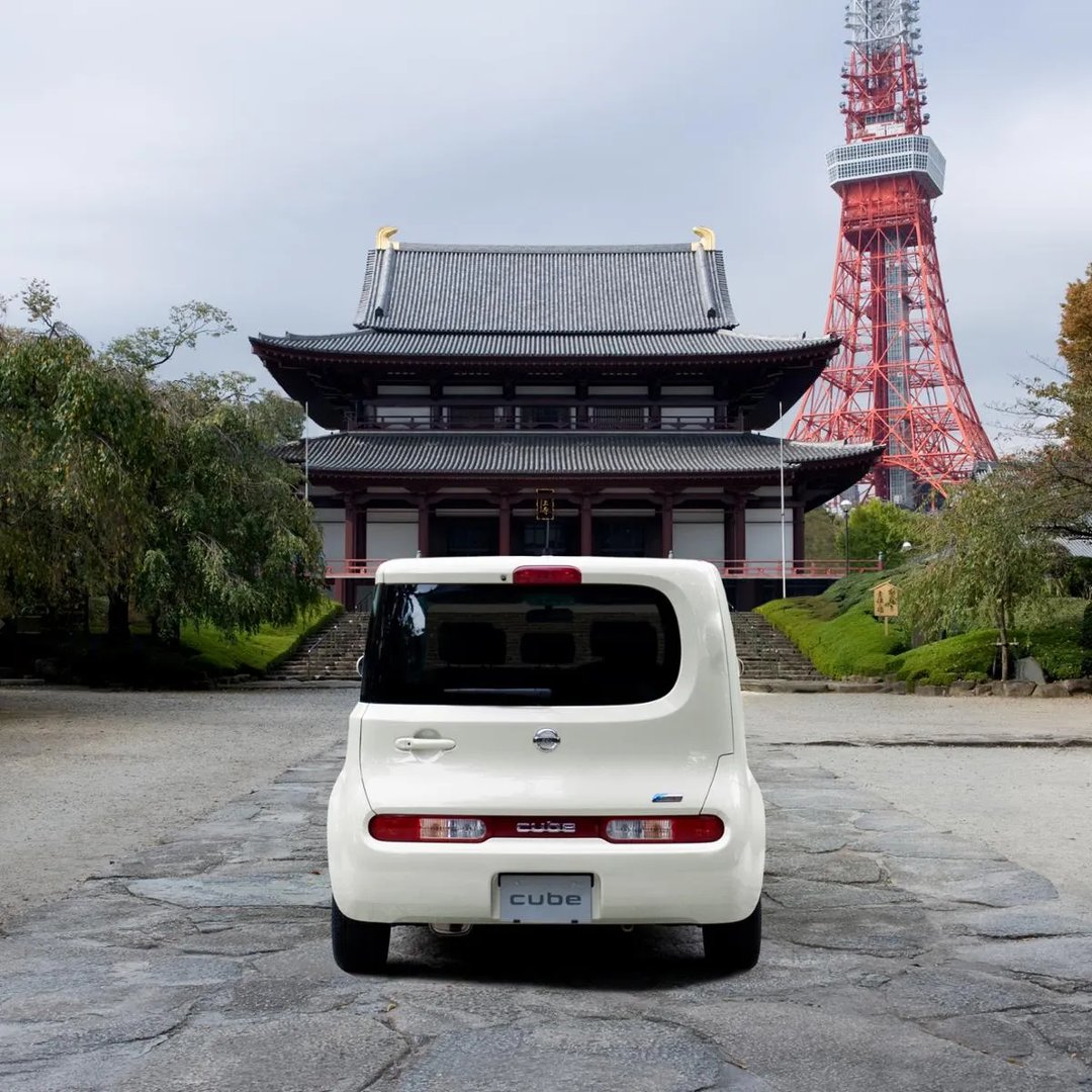 Nissan_Cube_3_generation__Compact_Van__5.jpg
