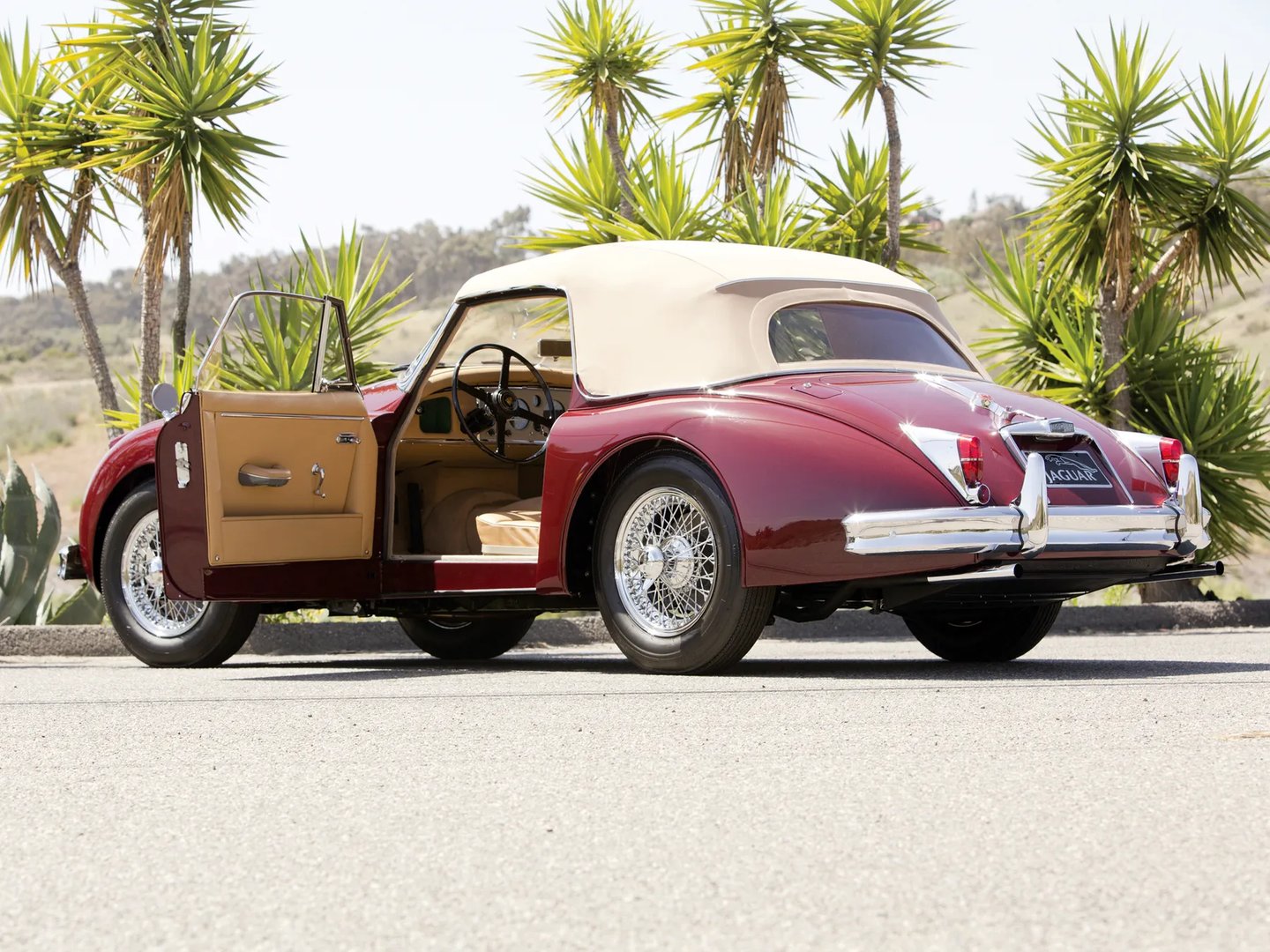 Jaguar_XK_Raritet_3_generation__Cabrio__10.jpg