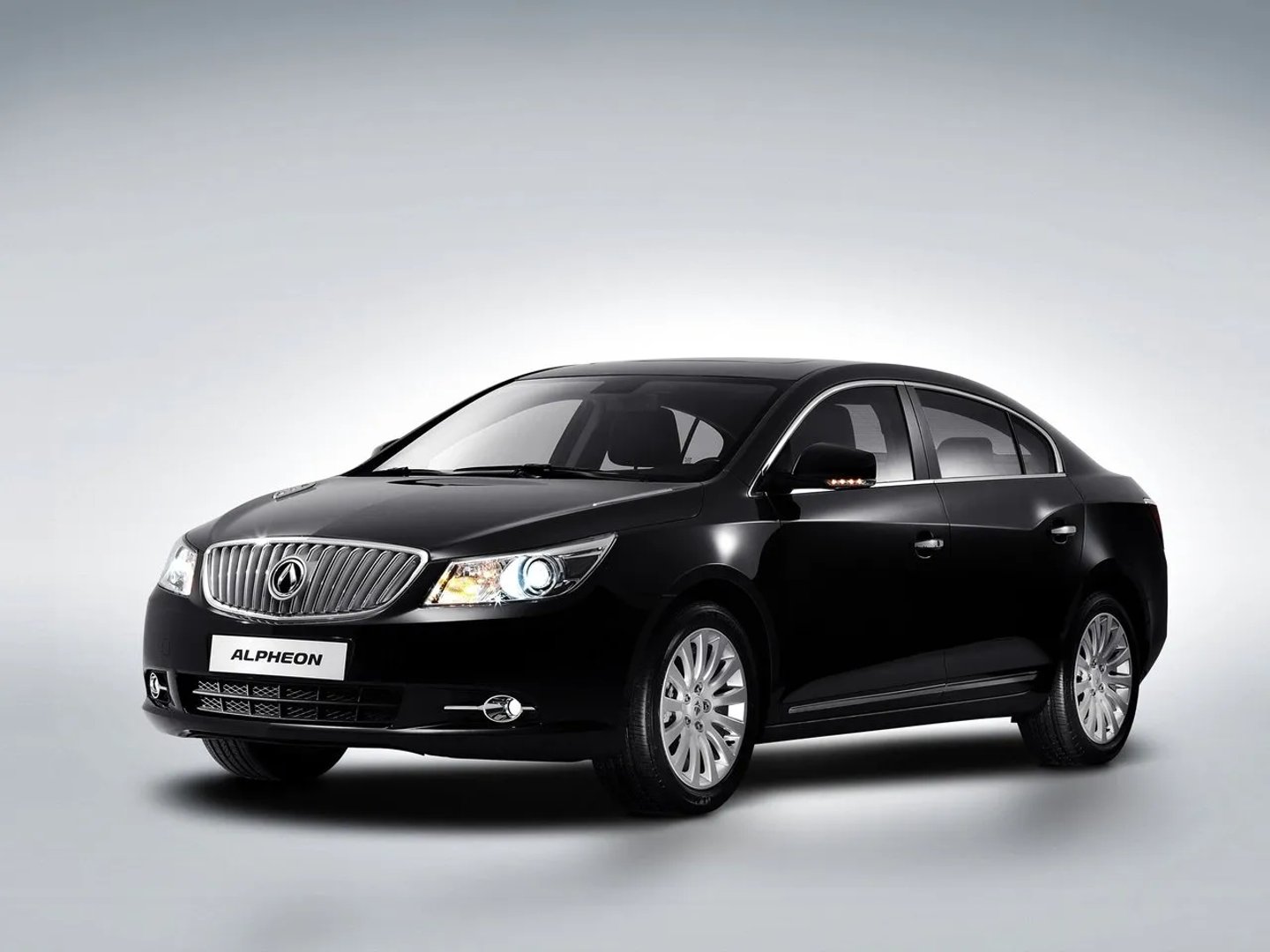 Daewoo_Alpheon_1_generation__Sedan__1.jpg